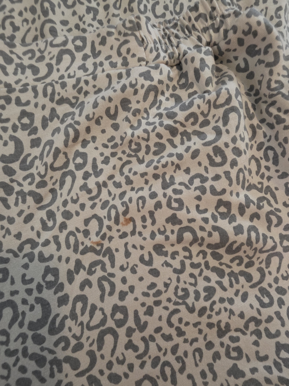 Tommy John Women's Pale Gray & White Leopard-Print Short Pajama Set Medium - Picture 2 of 5